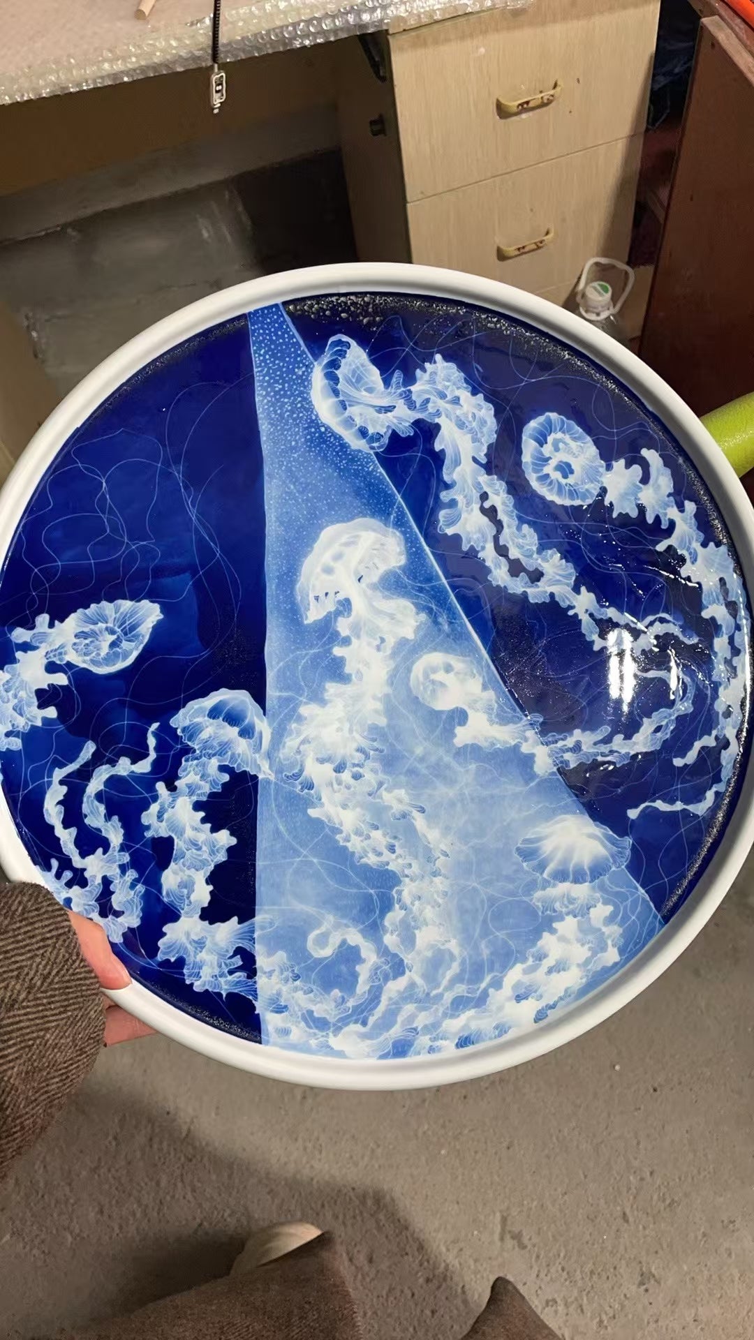 Large-size Light Shafts jellyfish Porcelain decorative plate(customized)