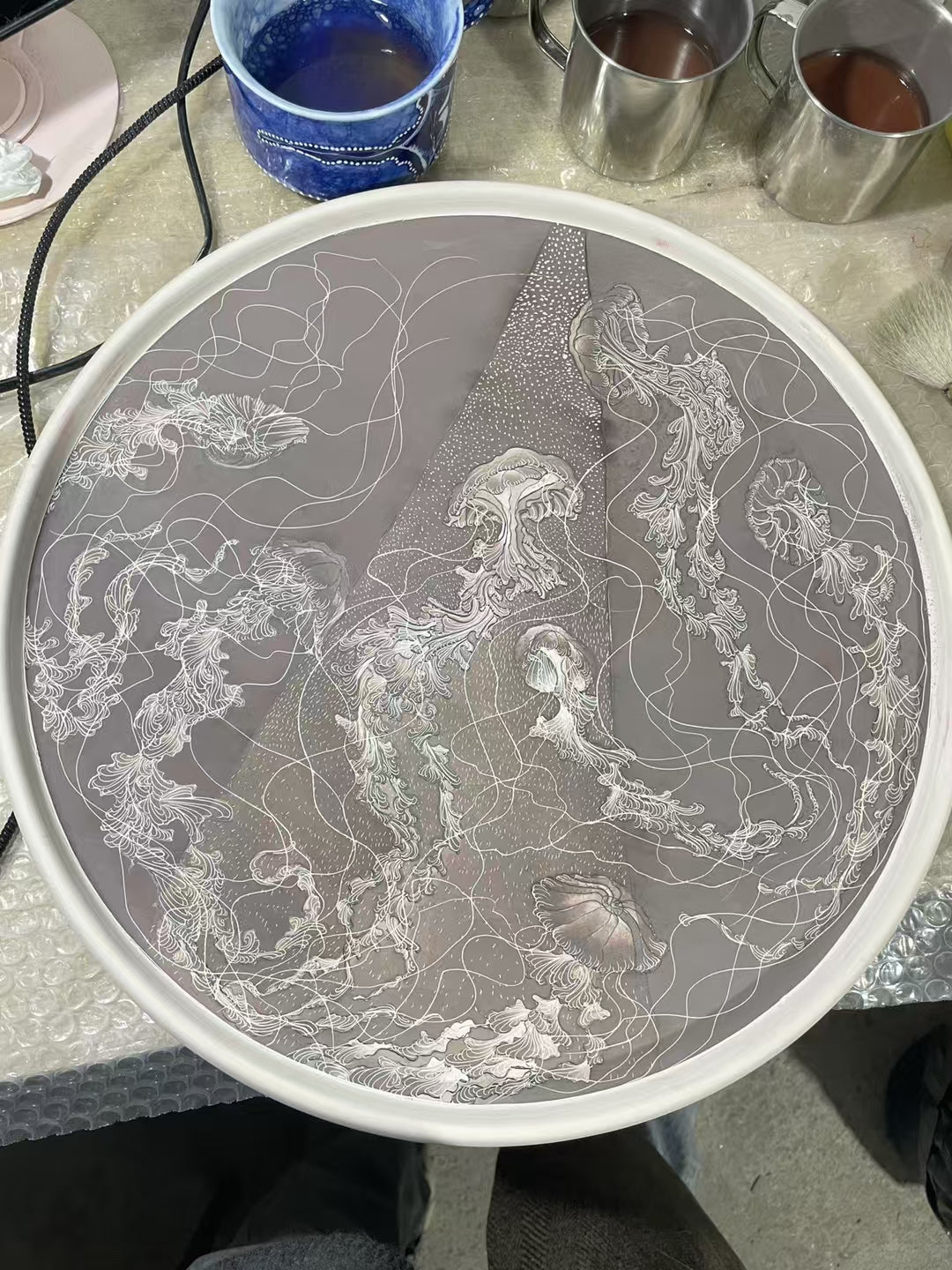 Large-size Light Shafts jellyfish Porcelain decorative plate(customized)