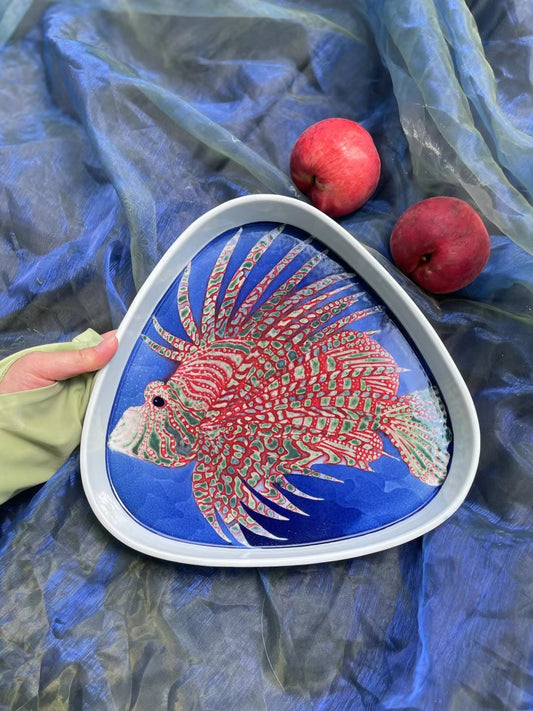 Blue and white glaze red thorn fish triangle porcelain plate（customized）