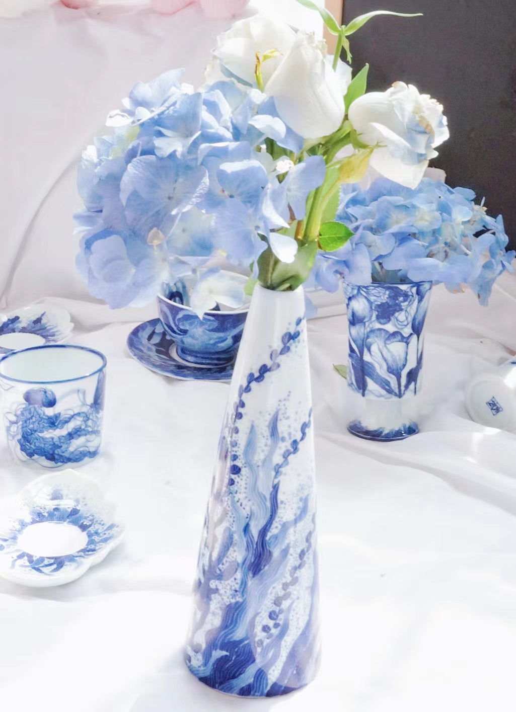 Blue and white Sea grass vase（customized）