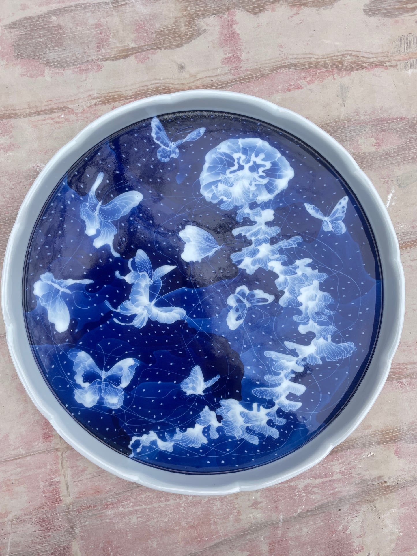 Medium-size Jellyfish and butterfly porcelain plate（customized）